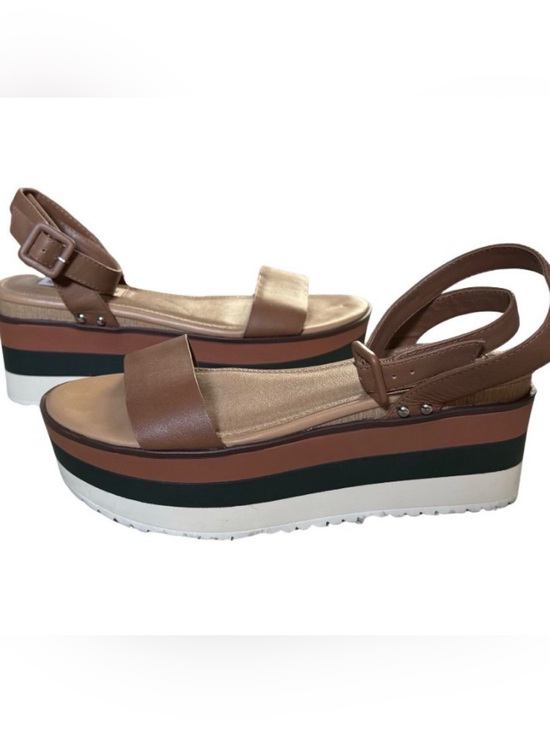 Steve Madden Shoes - Steve Madden Brown platform sandals with hunter green and white striped sole